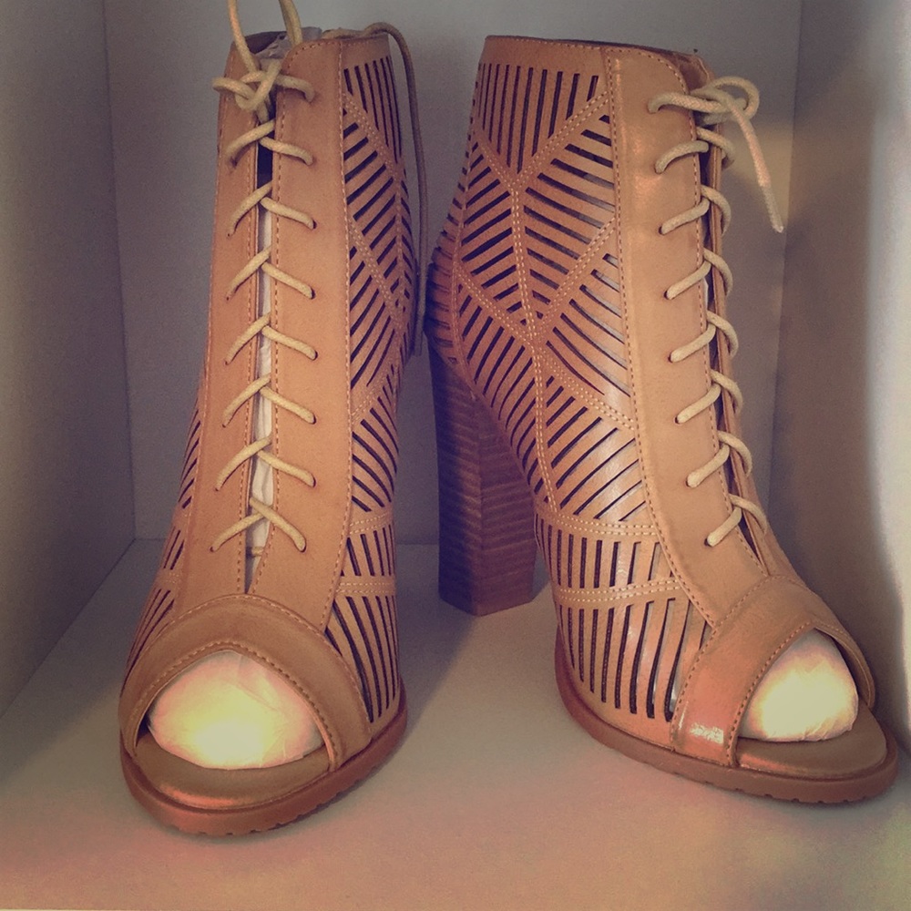 Women size 9 booties